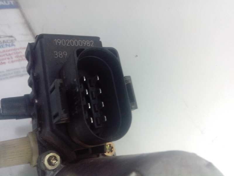 MOTOR ELEVALUNAS DELANTERO DERECHO AUDI A6 BERLINA 2.5 TDI Quattro 4B0959802E