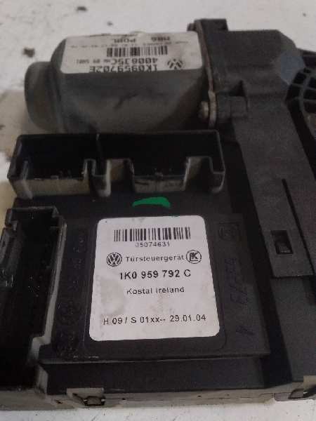 MOTOR ELEVALUNAS DELANTERO DERECHO VOLKSWAGEN GOLF V BERLINA Highline 1T0959702CL02