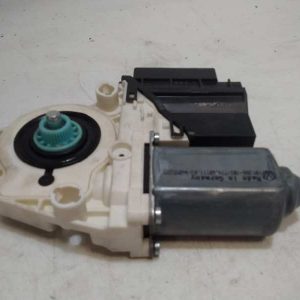 MOTOR ELEVALUNAS DELANTERO DERECHO VOLKSWAGEN POLO Highline 6Q2959801A01G
