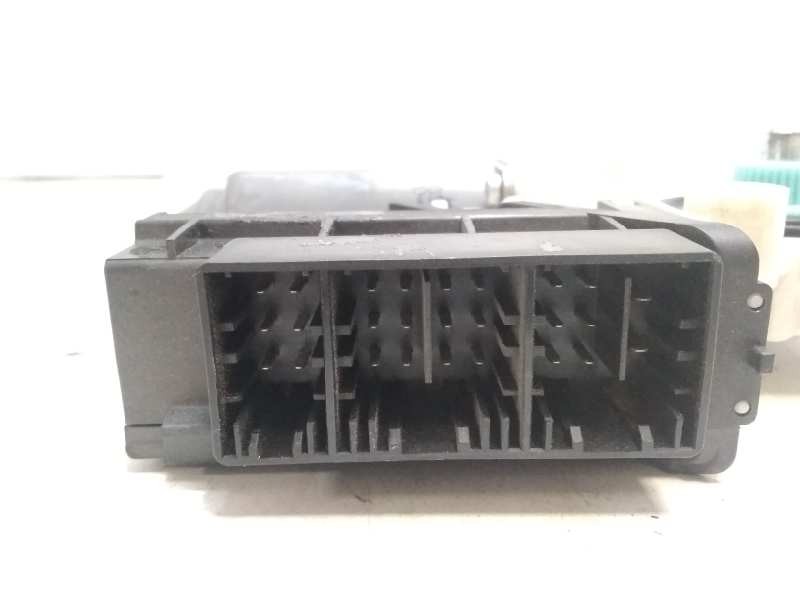 MOTOR ELEVALUNAS DELANTERO DERECHO VOLKSWAGEN POLO Highline 6Q2959801A01G