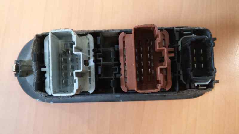 MANDO ELEVALUNAS DELANTERO IZQUIERDO RENAULT MEGANE II BERLINA 3P 1.9 dCi Diesel - Imagen 2