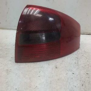 PILOTO TRASERO DERECHO AUDI A6 BERLINA 2.5 V6 24V TDI