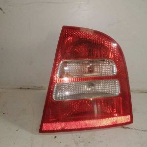 PILOTO TRASERO DERECHO SKODA OCTAVIA BERLINA 1.8 20V Turbo 1U6945096