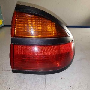 PILOTO TRASERO DERECHO RENAULT LAGUNA 1.8