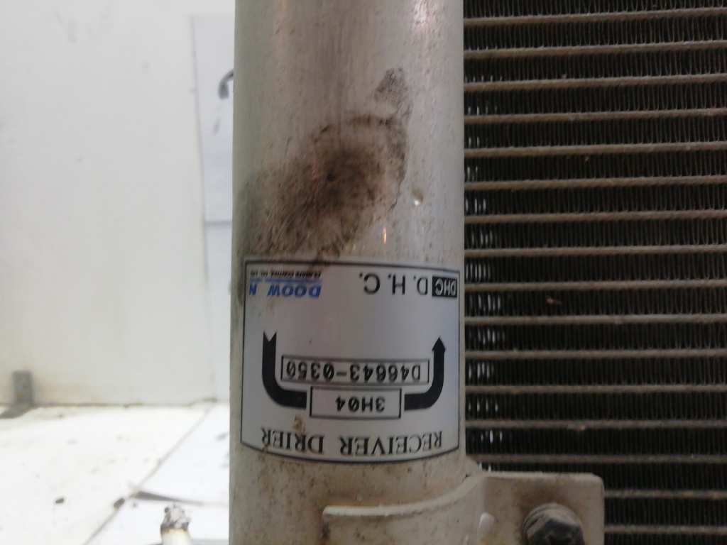 CONDENSADOR / RADIADOR AIRE ACONDICIONADO KIA CARENS 2.0 CRDi EX Monovolumen 0K2KB61480 - Imagen 3