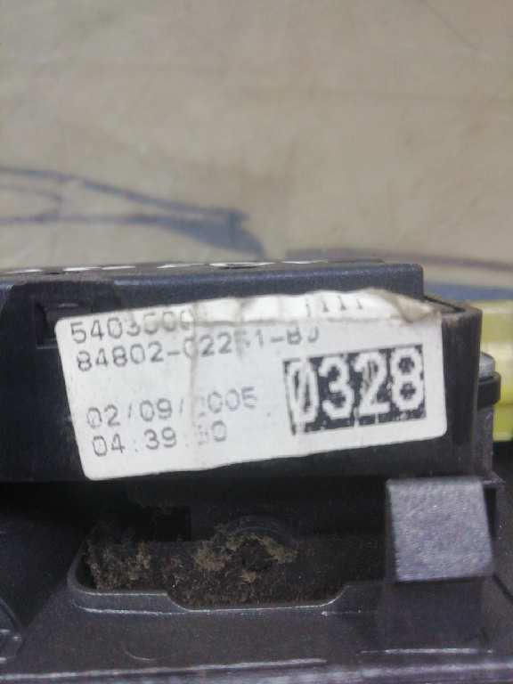 MANDO ELEVALUNAS DELANTERO IZQUIERDO TOYOTA COROLLA 2.0 D-CAT 848200F030 - Imagen 2