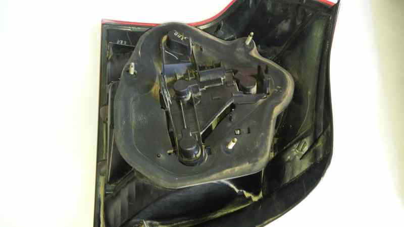 PILOTO TRASERO IZQUIERDO TOYOTA COROLLA 1.6 16V 8156102150 - Imagen 2