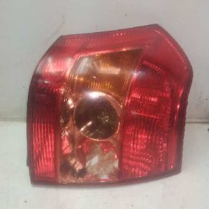 PILOTO TRASERO DERECHO TOYOTA COROLLA 2.0 D-CAT 8155102300