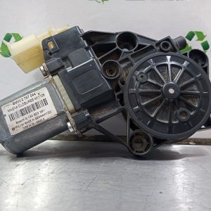 MOTOR ELEVALUNAS DELANTERO DERECHO BMW MINI (R56) Cooper D   |   03.07 - 12.10 130822381
