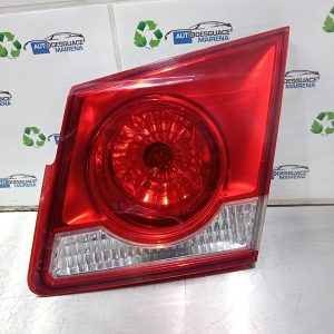 PILOTO TRASERO DERECHO INTERIOR CHEVROLET CRUZE LS +   |   01.11 - 12.12 0